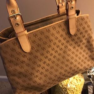 Dooney & Bourke purse